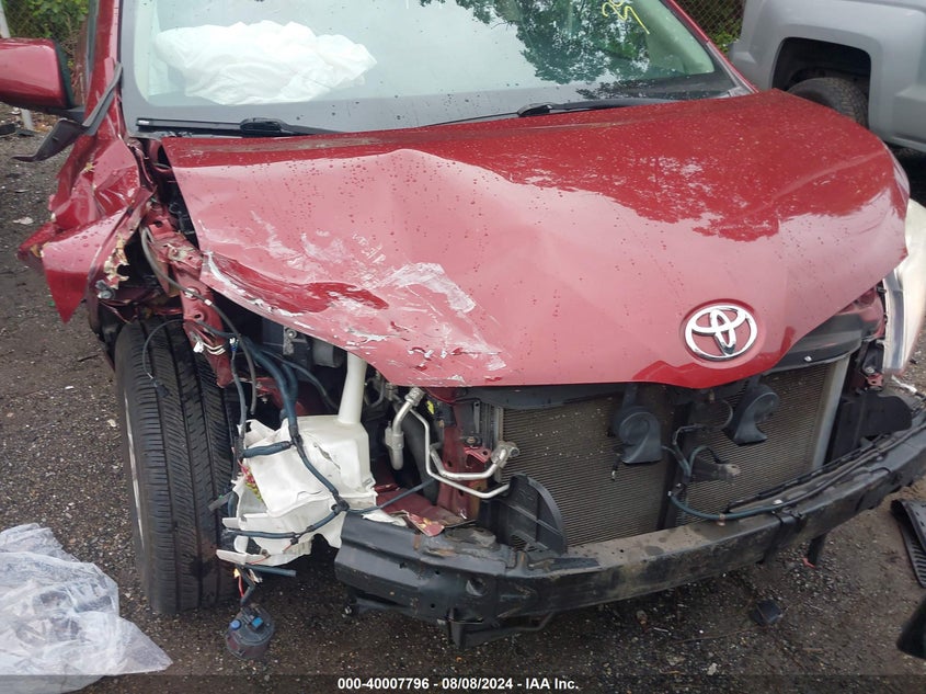 2015 Toyota Sienna Xle 8 Passenger VIN: 5TDYK3DC8FS586312 Lot: 40007796