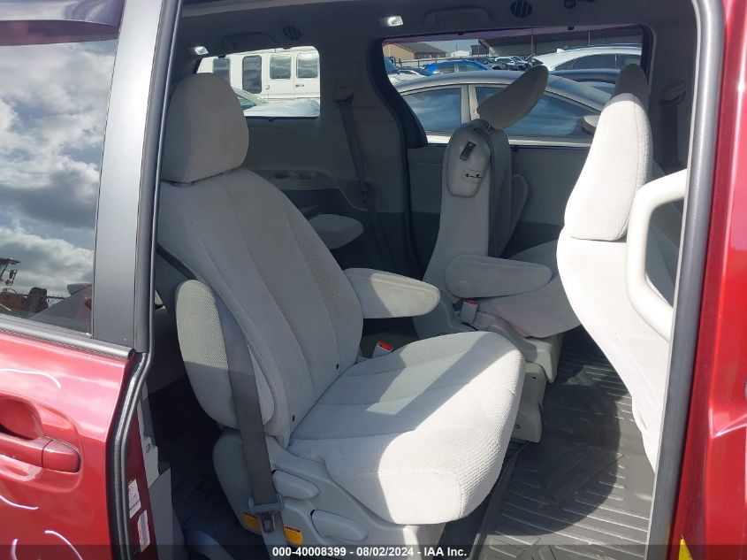 005TDKK3DCXBS0854 2011 Toyota Sienna Le