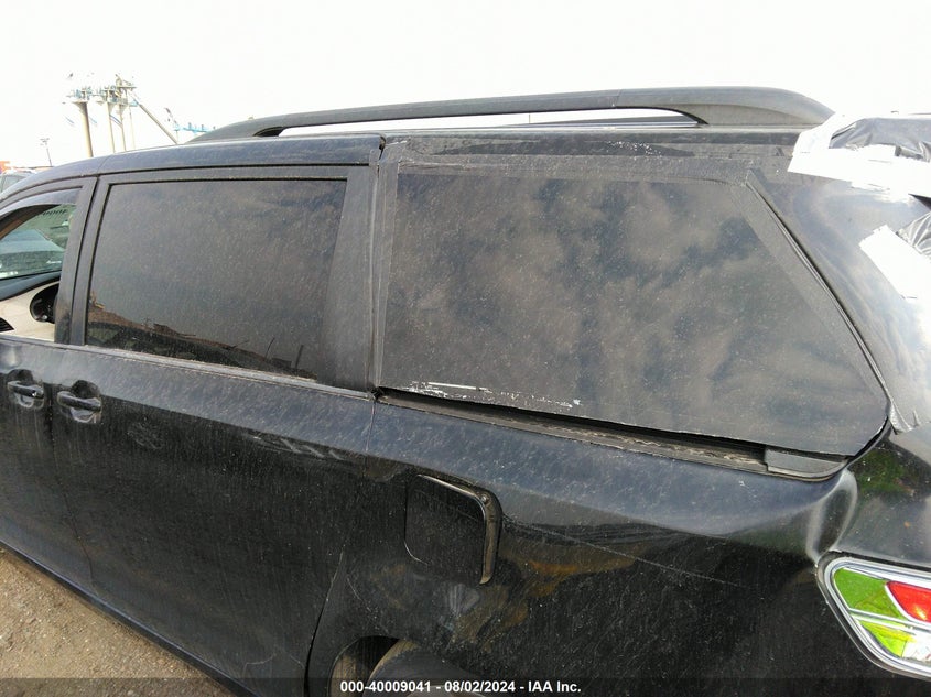 2012 Toyota Sienna Se 8 Passenger VIN: 5TDXK3DC5CS264668 Lot: 40009041