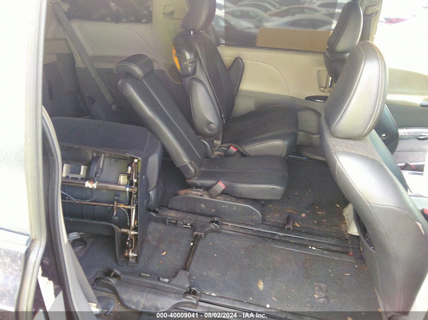 2012 Toyota Sienna Se 8 Passenger VIN: 5TDXK3DC5CS264668 Lot: 40009041