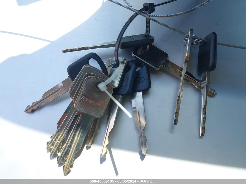 2001 Ford F250 Super Duty VIN: 1FTNX21S81EB61844 Lot: 40009195