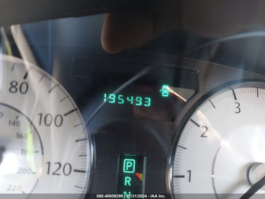 2008 Chrysler 300 Lx VIN: 2C3LA43R28H207304 Lot: 40009299