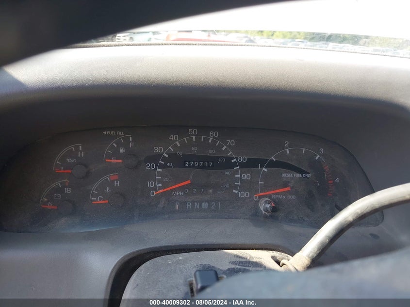 2000 Ford F250 Super Duty VIN: 1FTNF21F1YEB19810 Lot: 40009302