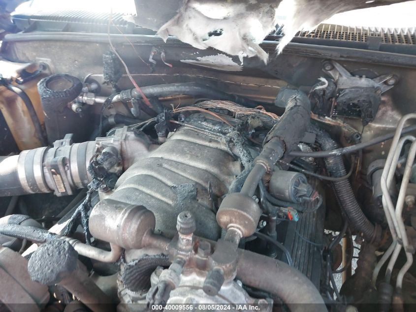 2000 Chevrolet Gmt-400 K3500 VIN: 1GCHK33J4YF422137 Lot: 40009556