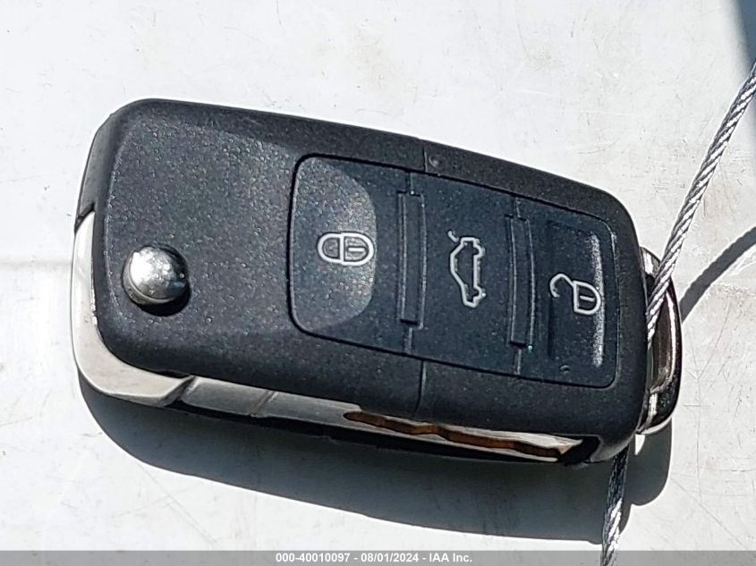 2000 Volkswagen Jetta Gls VIN: 3VWSA29M2YM201072 Lot: 40010097