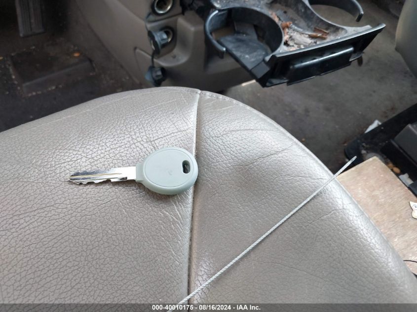 2002 Chrysler Town & Country Lxi VIN: 2C4GP54L72R620316 Lot: 40010175