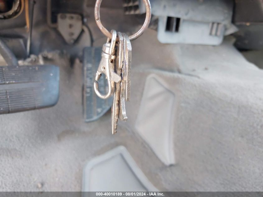 1998 GMC Sierra 1500 Sl Wideside VIN: 1GTEC19W1WE550913 Lot: 40010189