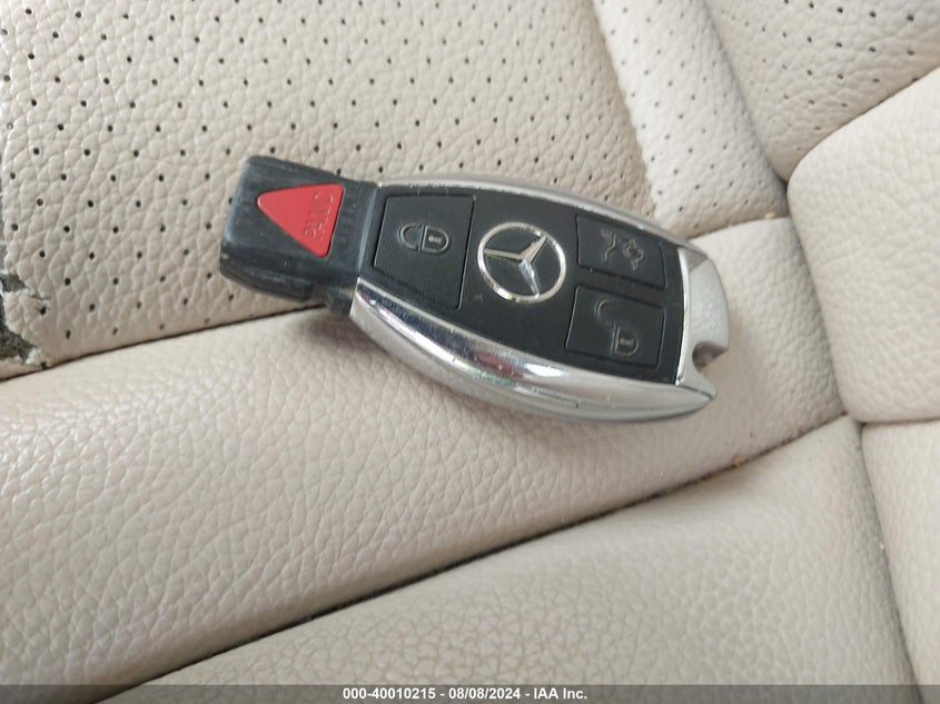 2015 Mercedes-Benz C 300 VIN: 55SWF4KBXFU027925 Lot: 40010215