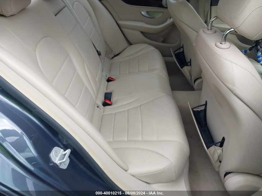 2015 Mercedes-Benz C 300 VIN: 55SWF4KBXFU027925 Lot: 40010215