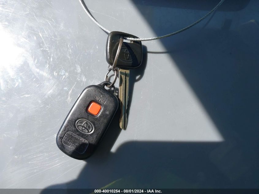 2005 Toyota Camry Le VIN: 4T1BE32K45U428515 Lot: 40010254