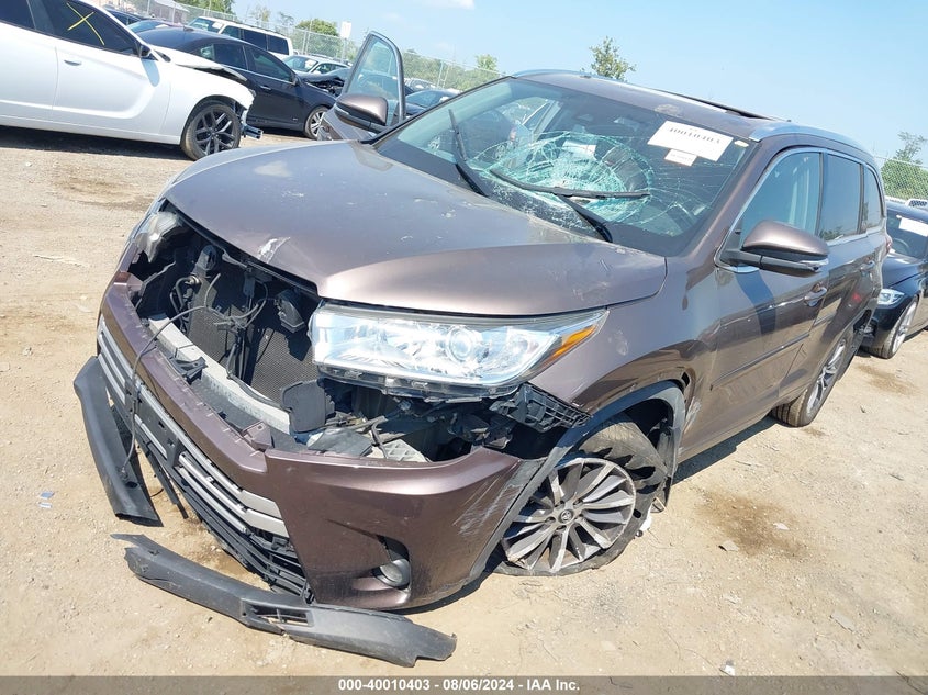 VIN 5TDJZRFH1HS472910 2017 TOYOTA HIGHLANDER SE/XLE