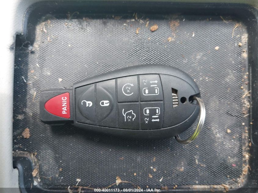 2015 Chrysler Town & Country Touring-L VIN: 2C4RC1CG2FR608758 Lot: 40011173