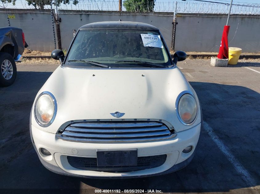 2011 Mini Cooper VIN: WMWSU3C5XBT095963 Lot: 40011192