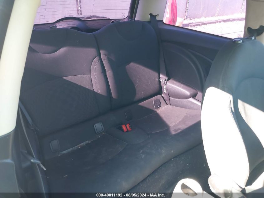 2011 Mini Cooper VIN: WMWSU3C5XBT095963 Lot: 40011192