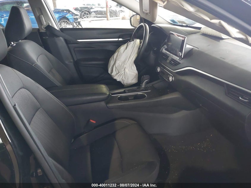2022 NISSAN ALTIMA VIN: 3CZRU6H51JM104102