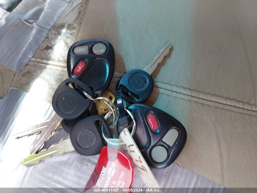 2002 Chevrolet Suburban 1500 Lt VIN: 1GNEC16Z72J202119 Lot: 40011507