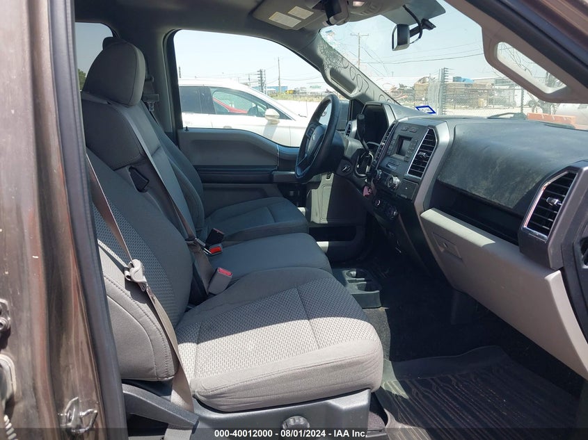VIN 1FTEW1C82HKC17402 2017 FORD F-150 XLT