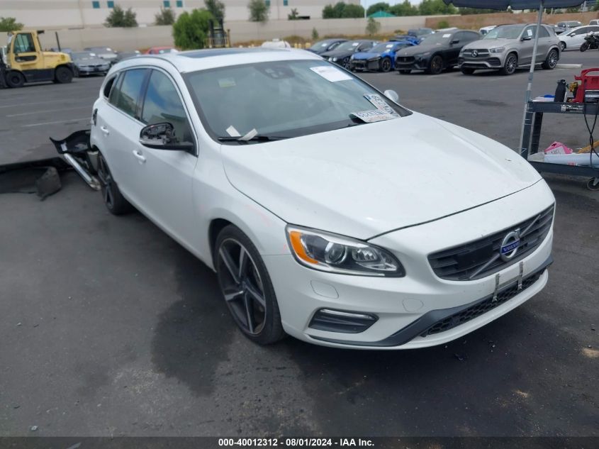 2015 Volvo V60 T6 R-Design Platinum VIN: YV1902SS2F1251634 Lot: 40012312