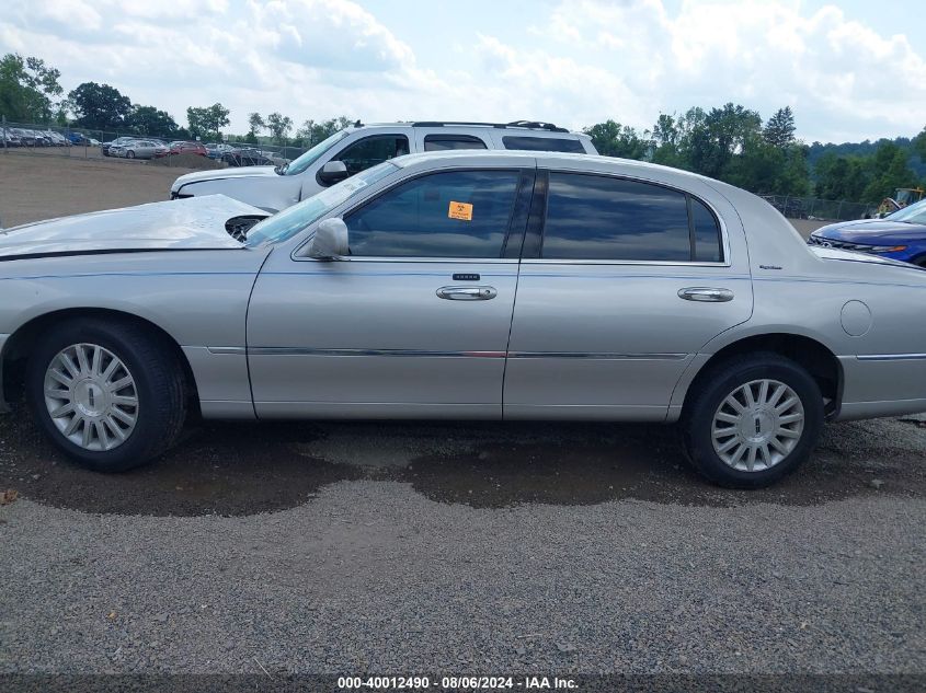 2004 Lincoln Town Car Signature VIN: 1LNHM81W94Y603623 Lot: 40012490