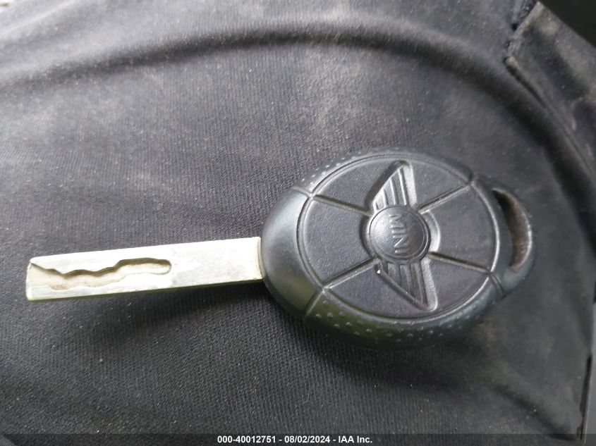 2006 Mini Cooper VIN: WMWRF335X6TF64812 Lot: 40012751