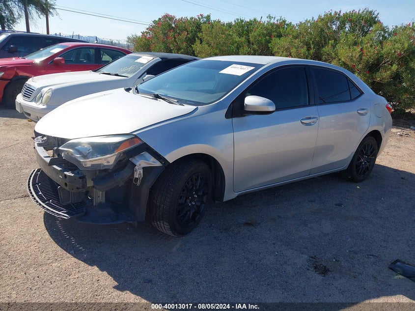 2015 Toyota Corolla Le VIN: 5YFBURHE1FP257572 Lot: 40013017