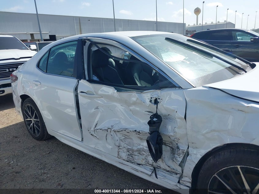 2022 TOYOTA CAMRY SE/SE NIGHT SHADE - 4T1G11AK1NU717536