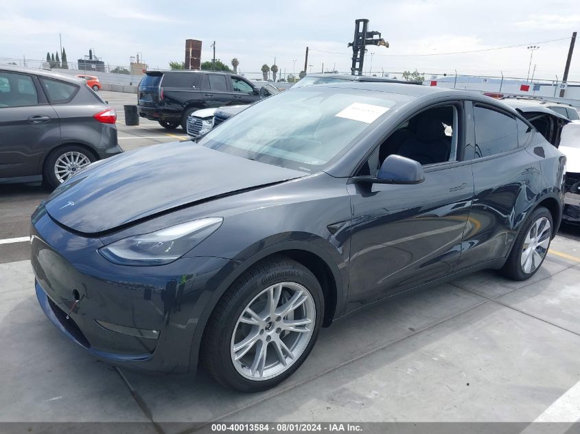 7SAYGDEE8RF031962 2024 TESLA MODEL Y - Image 2