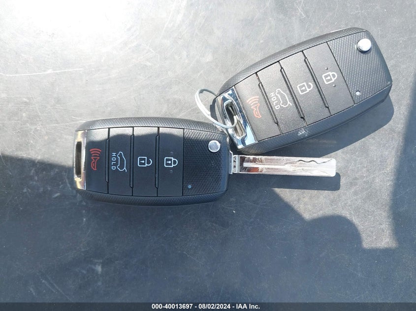 2015 KIA SOUL + - KNDJP3A54F7760623