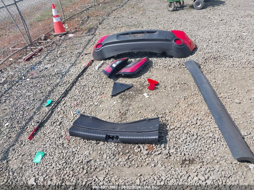 2015 KIA SOUL + - KNDJP3A54F7760623