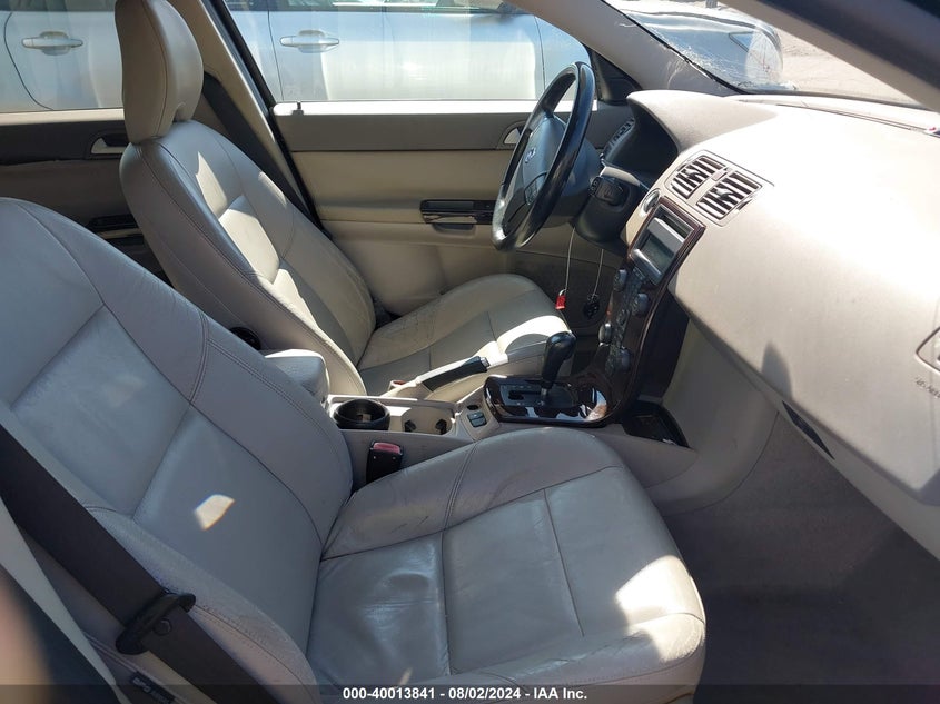 2005 VOLVO V50 VIN: KMHD84LF9JU647939