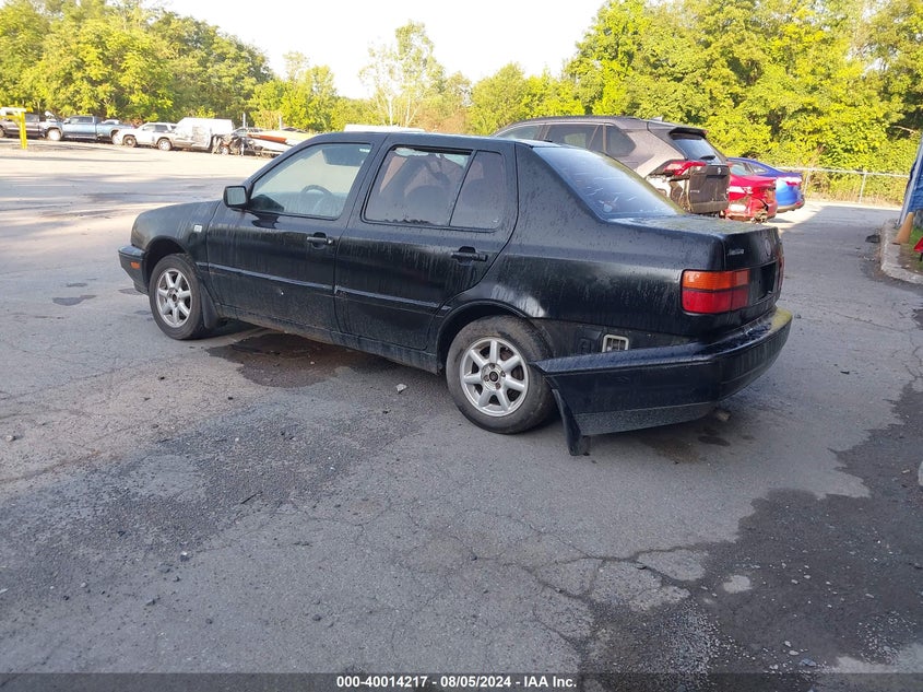 1996 VOLKSWAGEN JETTA VIN: JN8AY2NEXH9701573