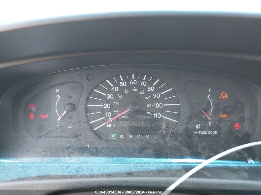 2000 Toyota Sienna Ce VIN: 4T3ZF19C7YU224270 Lot: 40014304