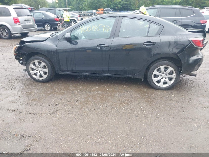 2013 MAZDA MAZDA3 I SPORT - JM1BL1U87D1708946