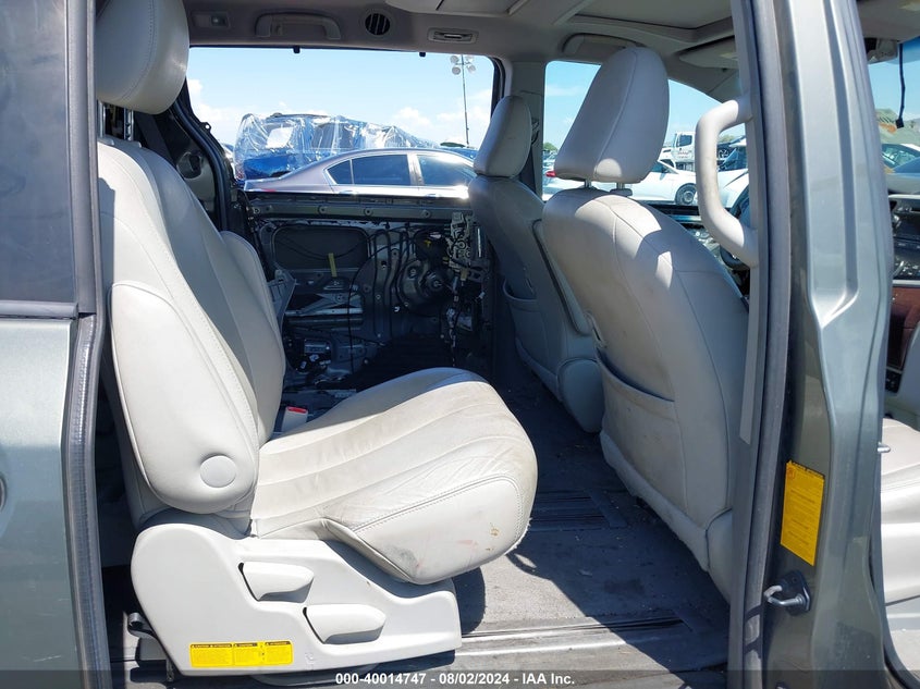 2011 Toyota Sienna Xle V6 VIN: 5TDYK3DCXBS018752 Lot: 40014747