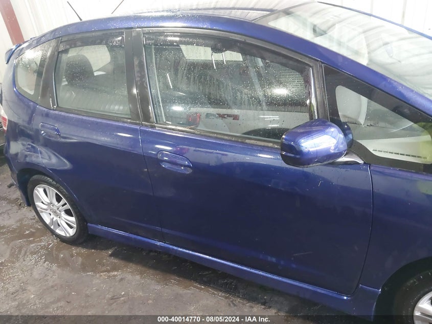 2011 HONDA FIT VIN: 2HNYD2H73BH004671