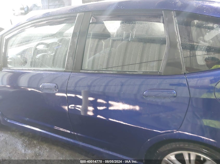 2011 HONDA FIT VIN: 2HNYD2H73BH004671