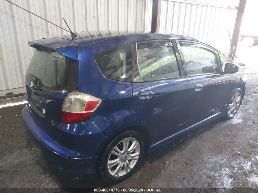 2011 HONDA FIT VIN: 2HNYD2H73BH004671