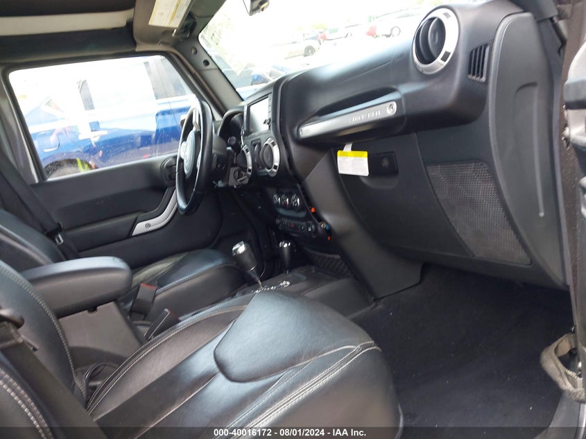 2014 JEEP WRANGLER UNLIMITED SAHARA - 1C4BJWEG8EL296504