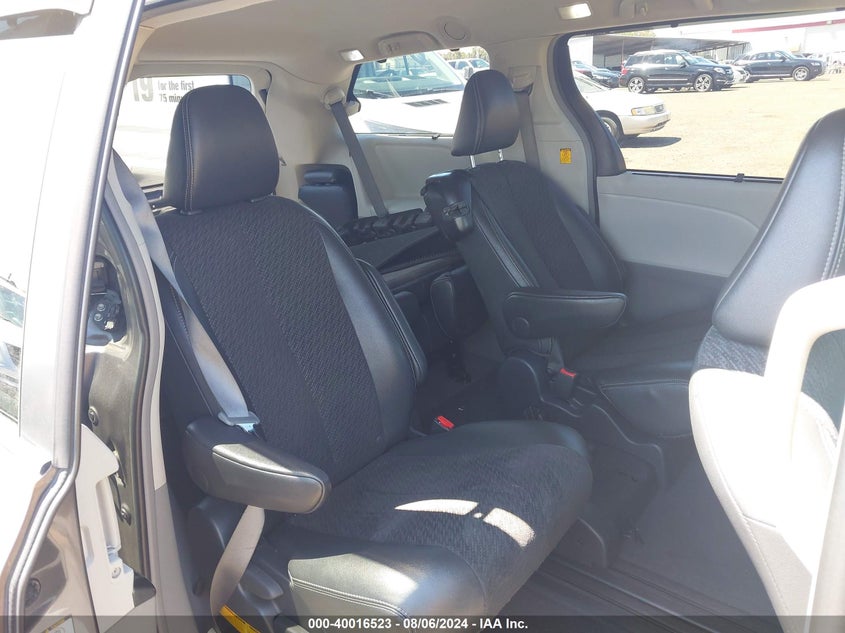 2011 Toyota Sienna Se VIN: 5TDXK3DC9BS159534 Lot: 40016523