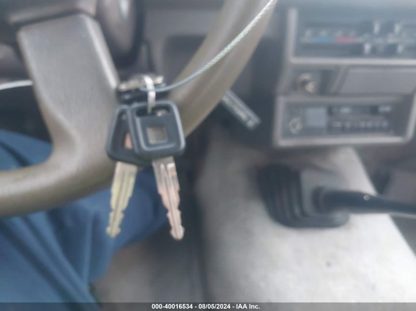 1993 Isuzu Conventional Space Cab VIN: JAACL16E6P7204727 Lot: 40016534