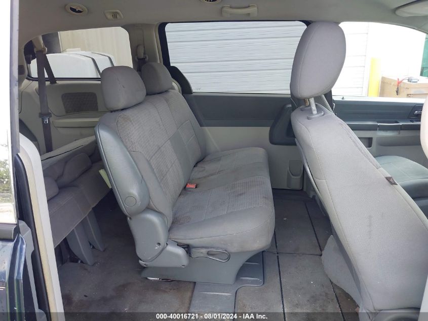 2008 Chrysler Town & Country Lx VIN: 2A8HR44H58R628663 Lot: 40016721