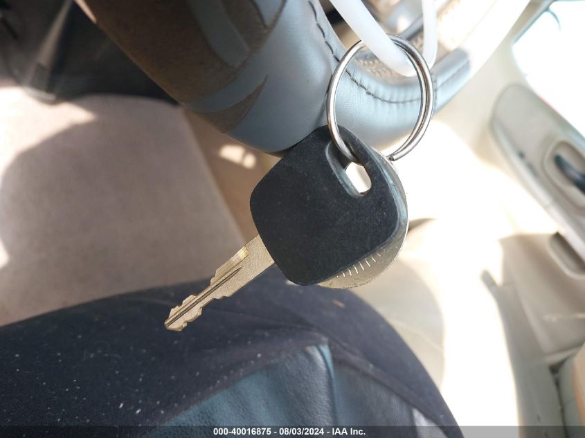 2000 Ford F150 VIN: 1FTRX08L8YKA62490 Lot: 40016875