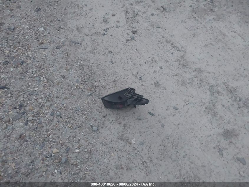 2004 Chevrolet Suburban 1500 Ls VIN: 1GNEC16Z34J212049 Lot: 40018628