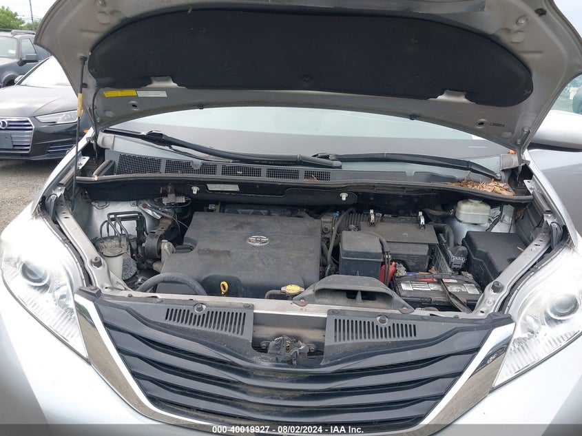 2011 Toyota Sienna Le VIN: 5TDJK3DC1BS023727 Lot: 40019927