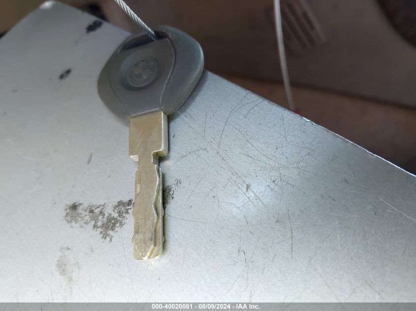 1998 BMW Z3 2.8 VIN: 4USCJ3333WLC16074 Lot: 40020081