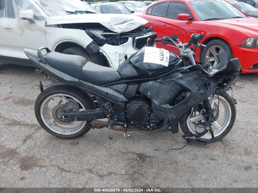 2011 Suzuki Gsx1250 F VIN: JS1GW72B2B2100851 Lot: 40020579