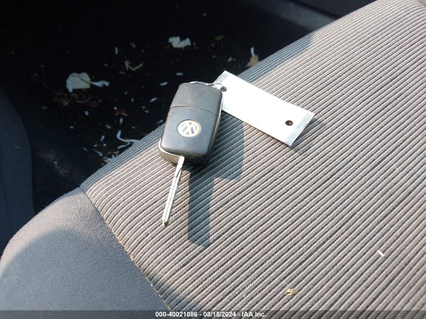 2009 Volkswagen Rabbit S VIN: WVWBB71KX9W065038 Lot: 40021086