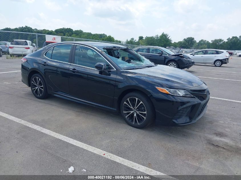 4T1B11HK6JU044124 2018 TOYOTA CAMRY - Image 1