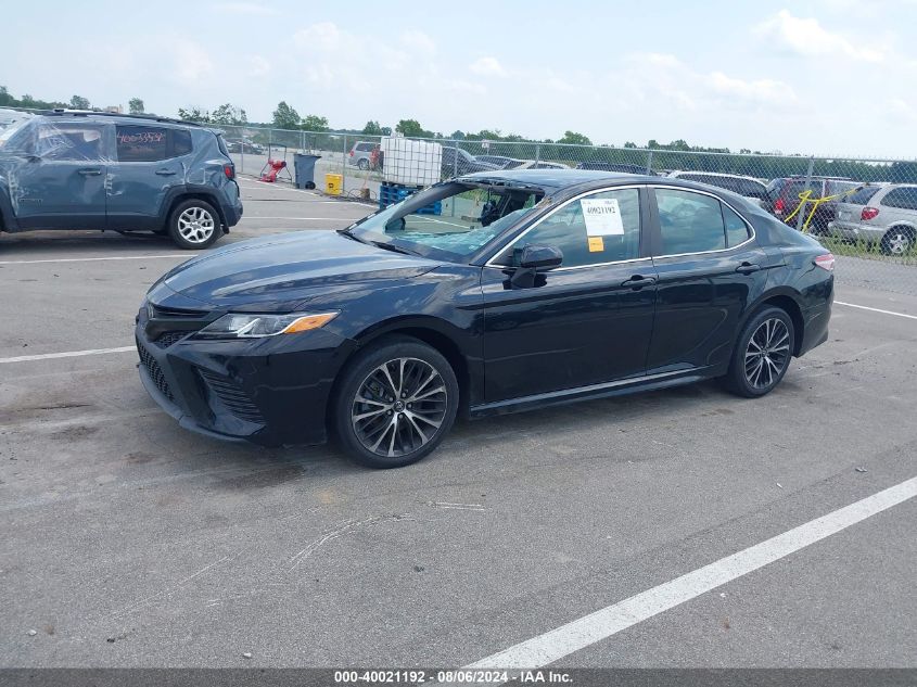 4T1B11HK6JU044124 2018 TOYOTA CAMRY - Image 2