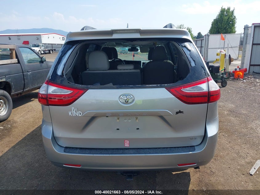 2019 TOYOTA SIENNA XLE 8 PASSENGER - 5TDYZ3DC2KS009281